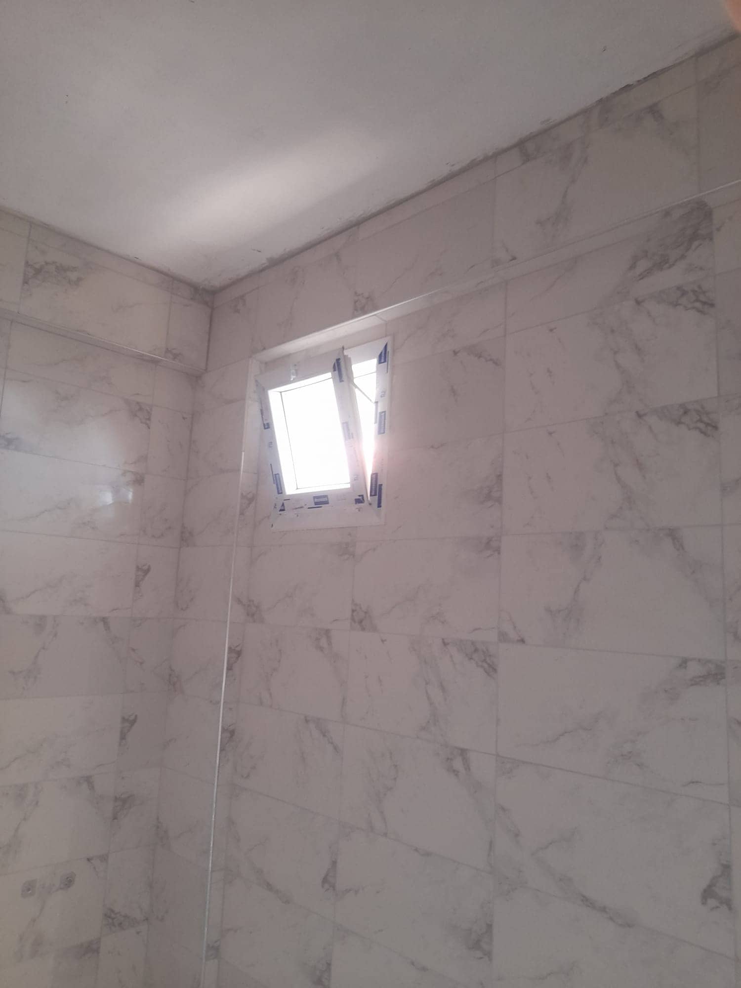Vastaş Egepen Banyo Penceresi — Bornova Vastaş Egepen Banyo Penceresi — Bornova - İzmir Bornova profesyonel montaj | Günsan Alüminyum