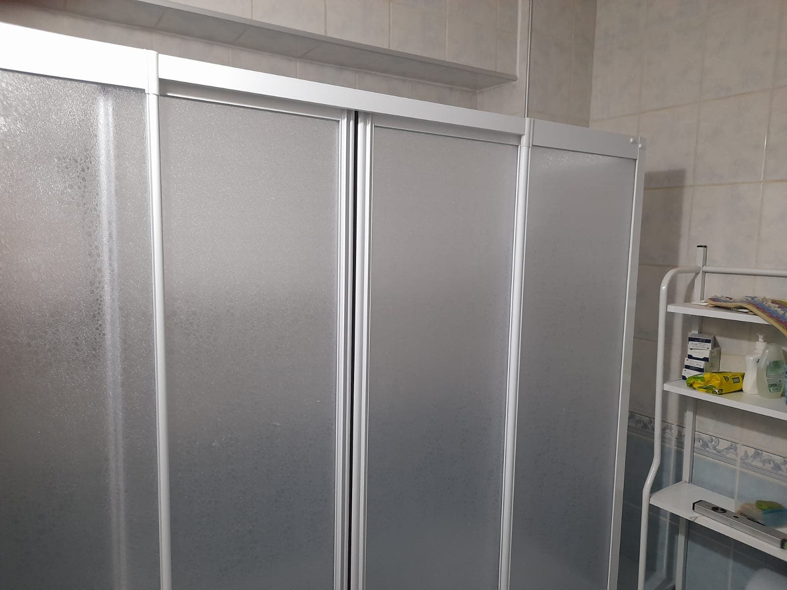 Bornova Modern Duşakabin Bornova Modern Duşakabin - İzmir Bornova Duşakabin projesi | Günsan Alüminyum