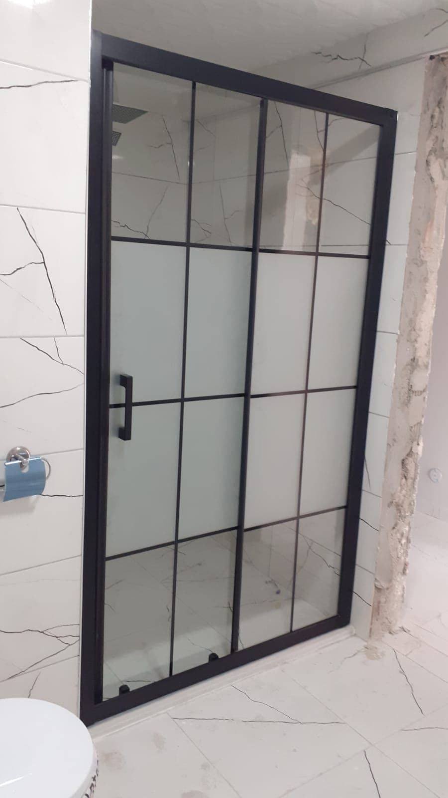 Bayraklı Duşakabin Bayraklı Duşakabin - İzmir Bornova Duşakabin projesi | Günsan Alüminyum